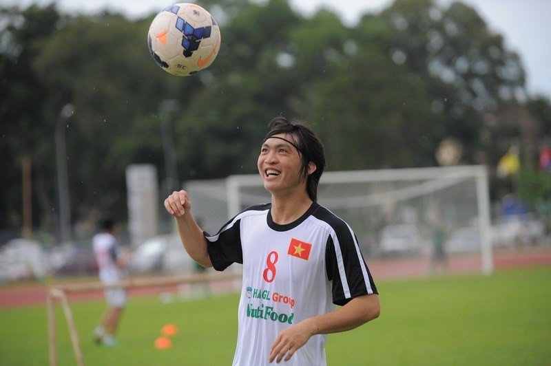 Bạn gái cầu thủ Nguyễn Tuấn Anh luôn làm fan hâm mộ tò mò